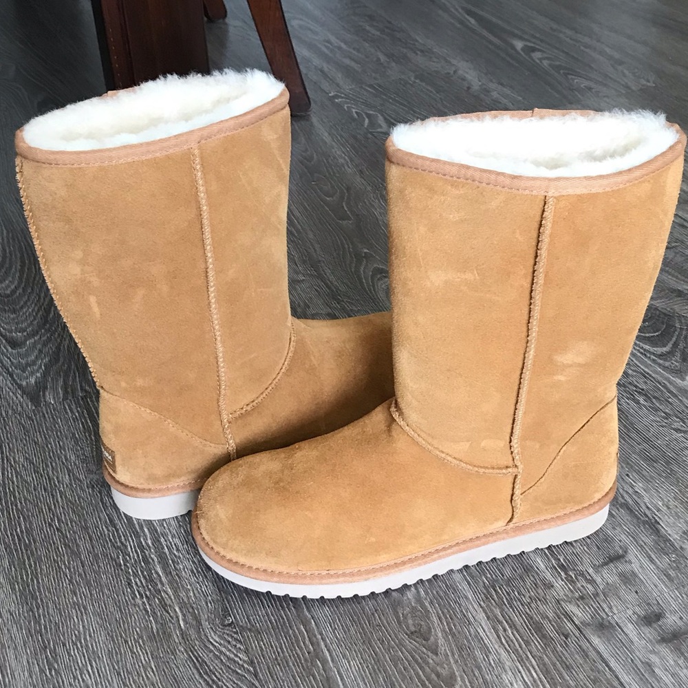 KOOLABURRA BY UGG SHORT FASHION SUEDE  BOOT